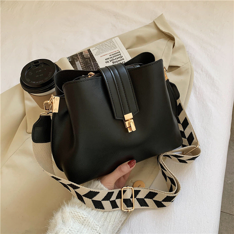 Luna Bucket Bag