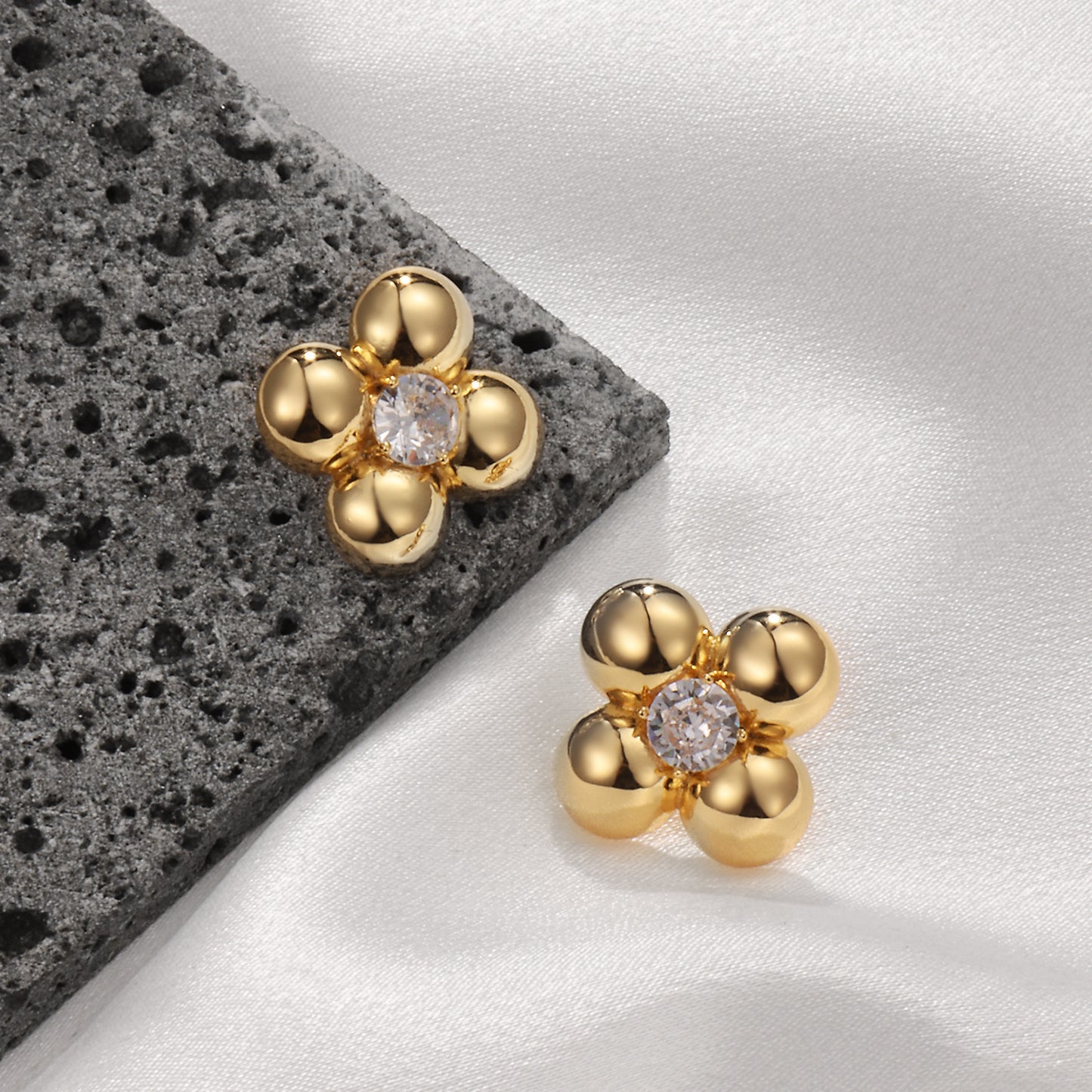 Aurelia Gold Studs